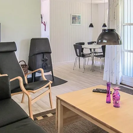Awesome In Aakirkeby With Kitchen Vester Somarken