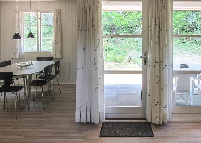 Awesome In Aakirkeby With Kitchen Vester Somarken